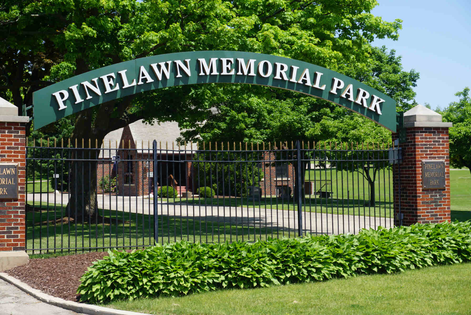 Pinelawn Memorial Park
